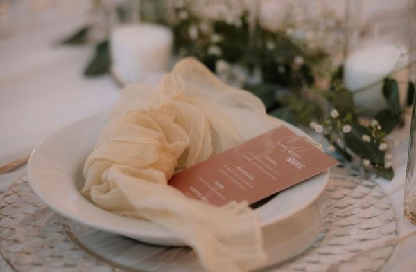 Place setting with a menu card