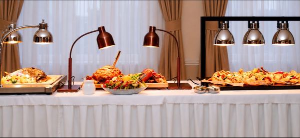 Hot buffet under heat lamps
